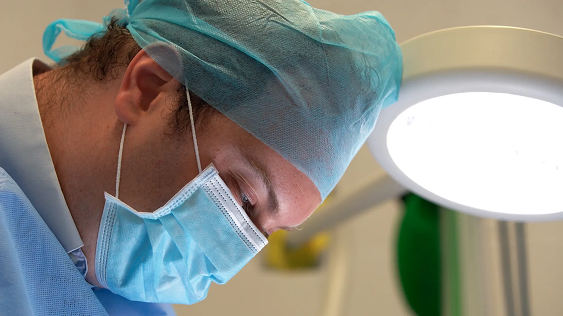 2022 10 21 Dr Monchar Surgery Close Up THUMB 1030x630